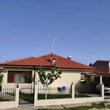 Iraklitsa Holiday home *